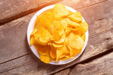 Patates cipsi tabağına kazık.