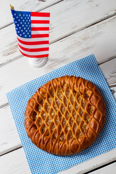 Amerikaanse vlag en ronde taart. — Stockfoto