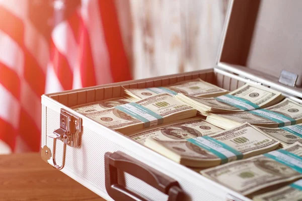 Flag and case with money. — Stock Photo, Image