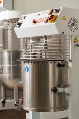 Denetim Masası ile endüstriyel makine.