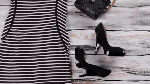 Striped dress with short sleeves. — Stock Video