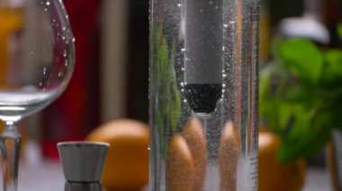 Sudaki hava kabarcıkları.