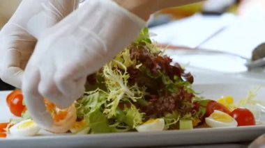 El karides salata koyar..