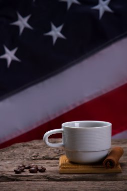 Amerikan bayrağı arka plan üzerinde Kupası.
