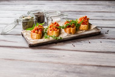 Sebze ile küçük tost.