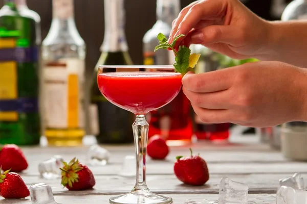 Coupe glass with red cocktail. — Stock Photo, Image