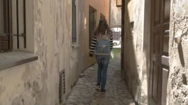 Kadın dokunuşlar duvar Binası.