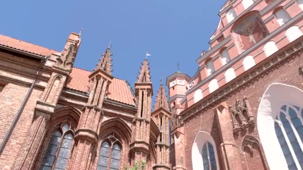 红色大教堂的高塔. — 图库视频影像