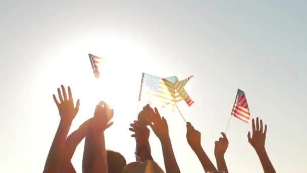 Hands waving US flags. — Stock Video