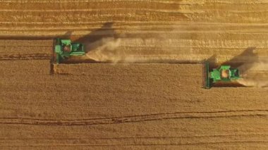 Biçerdöver alanında.