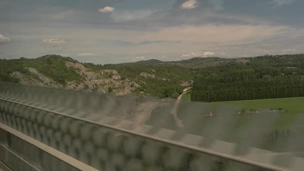 Vista desde la ventana del tren . — Vídeo de stock