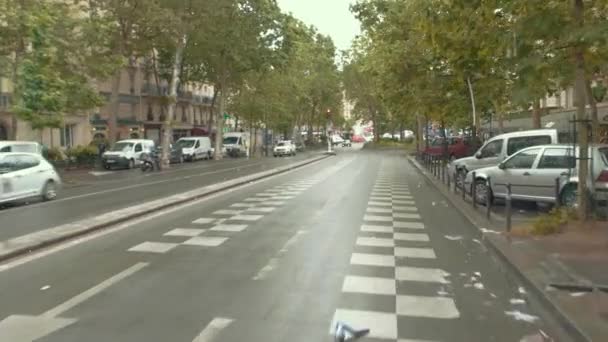 Blick auf die Straße vom Transport aus. — Stockvideo