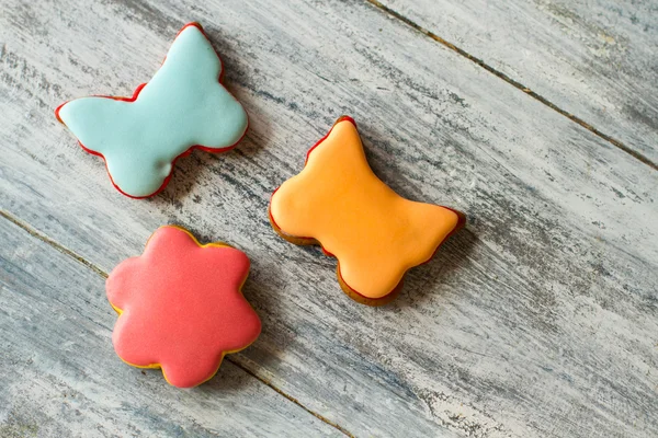 Pequeñas galletas con esmalte colorido . — Foto de Stock