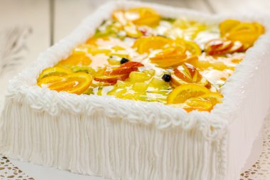 renkli süslü pasta.