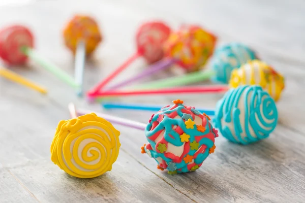 Cake pops with icing. — Stock Photo, Image