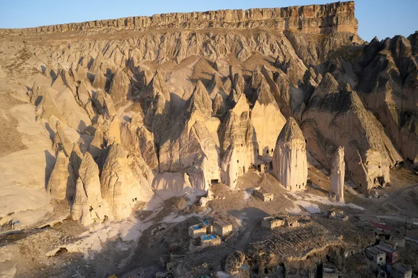 Antecedentes arqueológicos de una antigua ciudad de Capadocia. — Foto de Stock