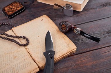 Köy ahşap masadaki eski, eski şeyler..