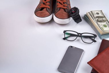 Erkek aksesuarlarının düzenlenmesi.