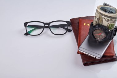 Diğer erkeklerin sahip olduğu bardaklar.