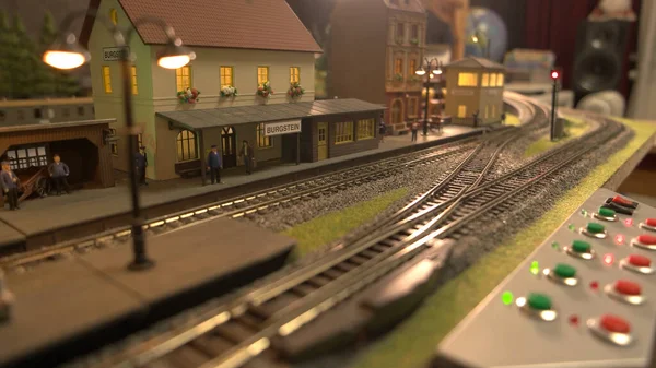 Estação ferroviária retro miniatura. — Fotografia de Stock