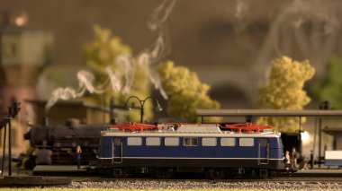 Retro tren istasyonu modeli.