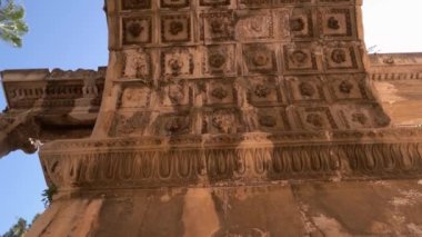 Türkiye 'nin Antalya kentindeki Hadrian kapısı manzarası.