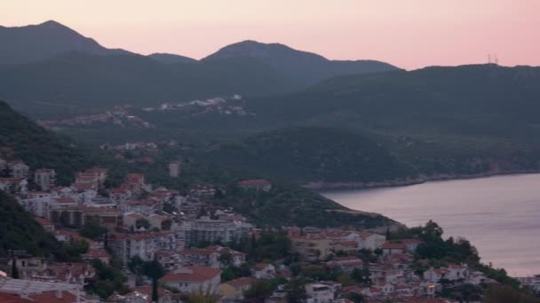 Abendlandschaft der Stadt Kas, Antalya, Türkei. — Stockvideo