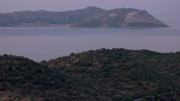 Bela cidade mediterrânea de Kas ao pôr do sol. — Vídeo de Stock