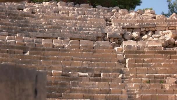 Las ruinas de un antiguo teatro en la ciudad de Kas, Turquía. — Vídeos de Stock