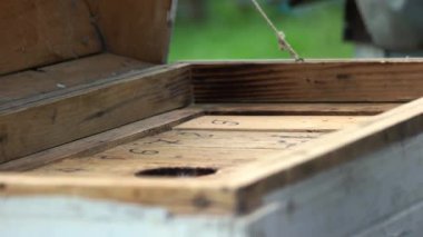 Arı kovanı yalıtımı.