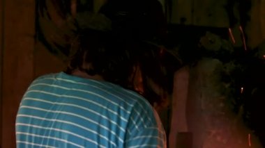 Demirhanede çalışan demirci..