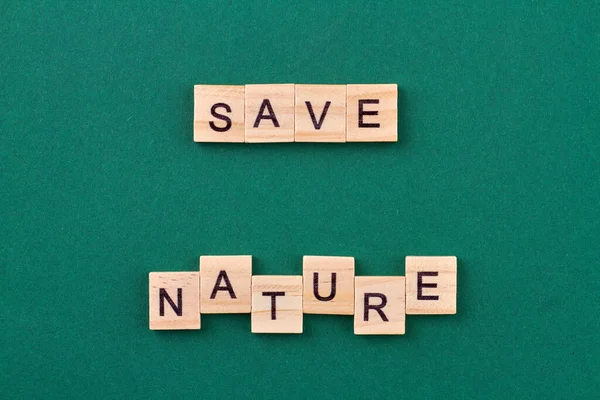 Genbrug hjælper med at redde naturen. - Stock-foto