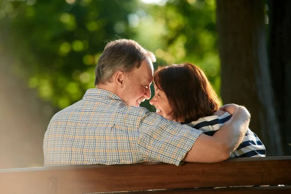 Happy mature smiling couple. — Stock Photo, Image