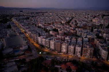 Gün batımında güzel şehir manzarası. Türkiye, Avrupa.