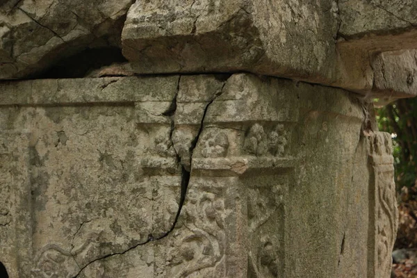 Vieux bâtiments en pierre fond. Hierapolis, Denizli, Turquie. — Photo