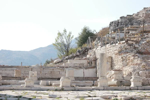 Turquia, os restos da cidade histórica de Hierápolis. — Fotografia de Stock