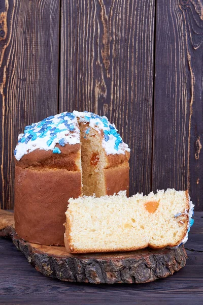 Becher süßer Osterkuchen. — Stockfoto