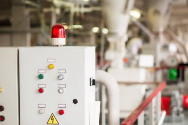 Kontrol panelindeki birçok düğmeyi kapat.