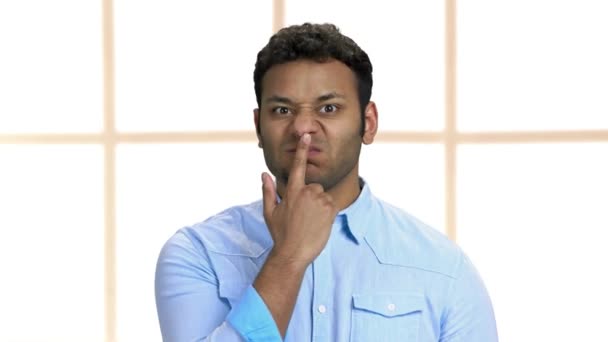 Indian man making funny faces close up. — Vídeos de Stock