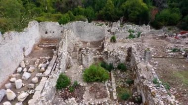 Antik taş kalıntılarının havadan görünüşü.