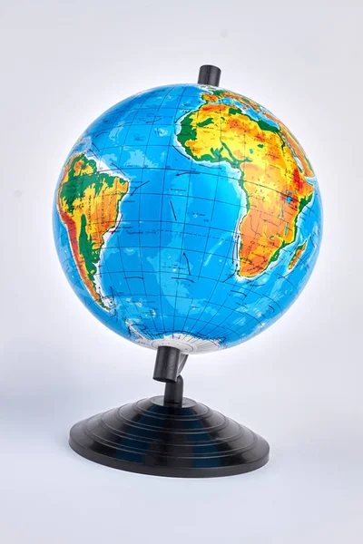 Globo escolar aislado sobre fondo blanco. Modelo Globe. — Foto de Stock