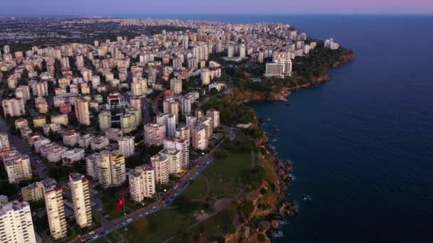 Hermoso paisaje urbano de la ciudad turca. — Vídeo de stock