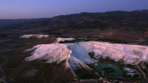 Paisagem noturna do parque Pamukkale. — Vídeo de Stock