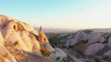 Kapadokya, Türkiye 'de eşsiz jeolojik oluşumlar.