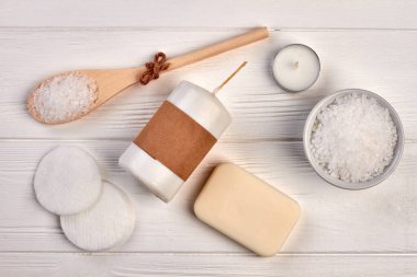 Düz banyo aksesuarları sağlık için ve rahatlamak için.