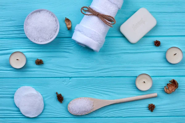 Arrangement des accessoires de bain spa et de l'espace de copie. — Photo