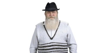 Olgun sakallı adam işaret veriyor..