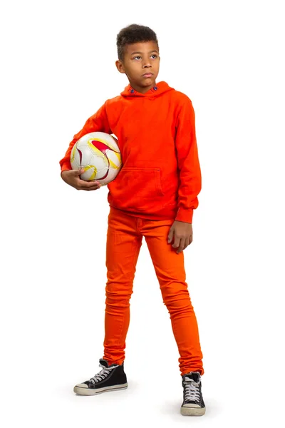 Pojke med fotboll boll. — Stockfoto