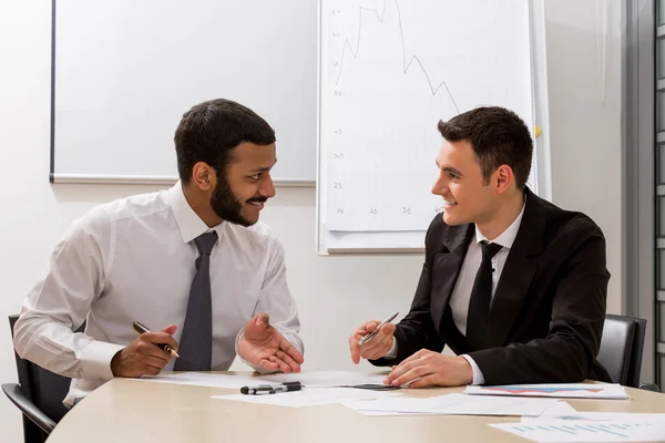 Managers are discussing. — Stock Photo, Image