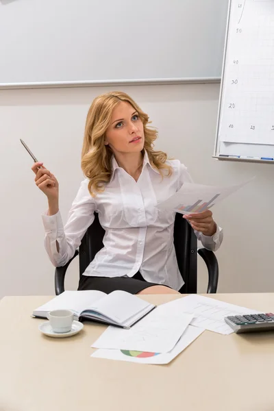 Business coach conducts training. — Stock Photo, Image